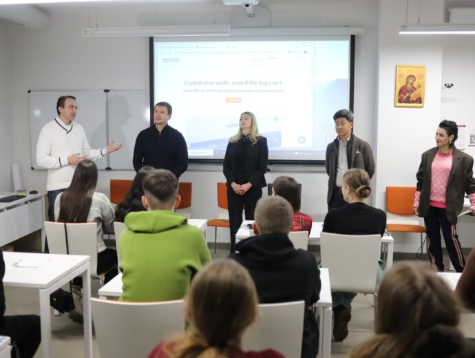 Graduates of the “Responsible Leadership-22” seminar jointly organized “Talent Hub” for students of 10-11th grades